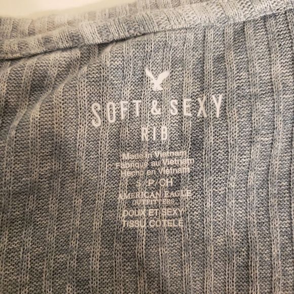 American Eagle top - Picture 2 of 6